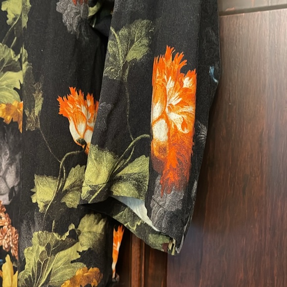 Anthropologie, medium, black floral crossover top - Picture 9 of 9